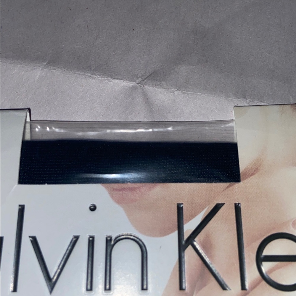 Calvin Klein Sheer Essentials Black Pantyhose 15 Denier Size C New. - Picture 4 of 4